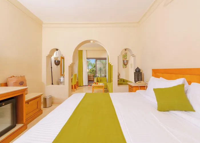 Palace 4*