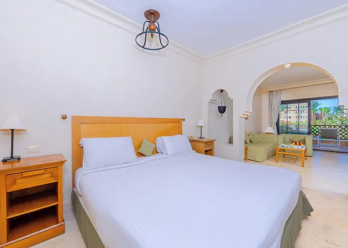 Palace 4*