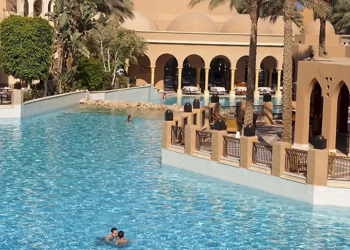 Palace 4*